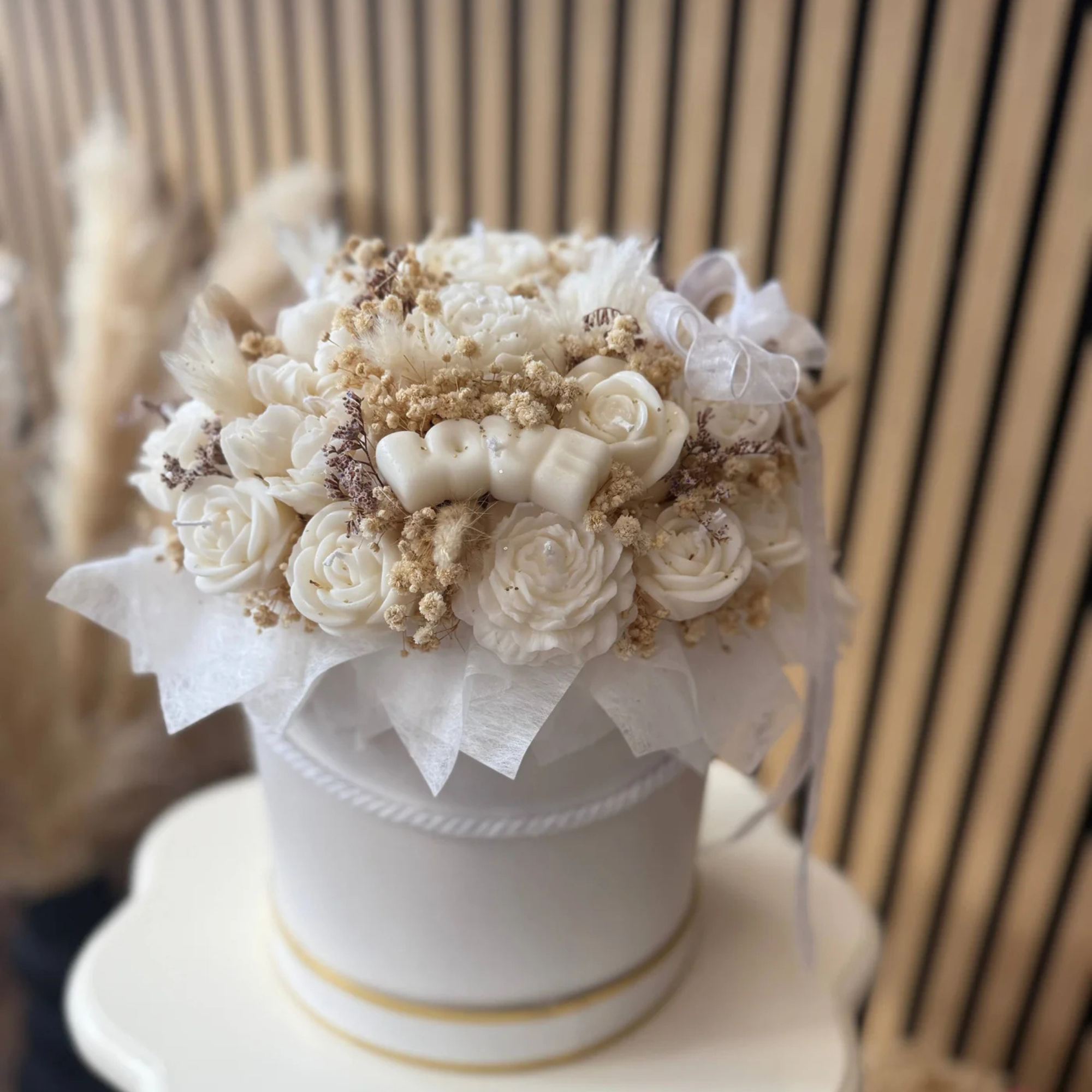 White Candle Bouquet: Fresh linen / Small