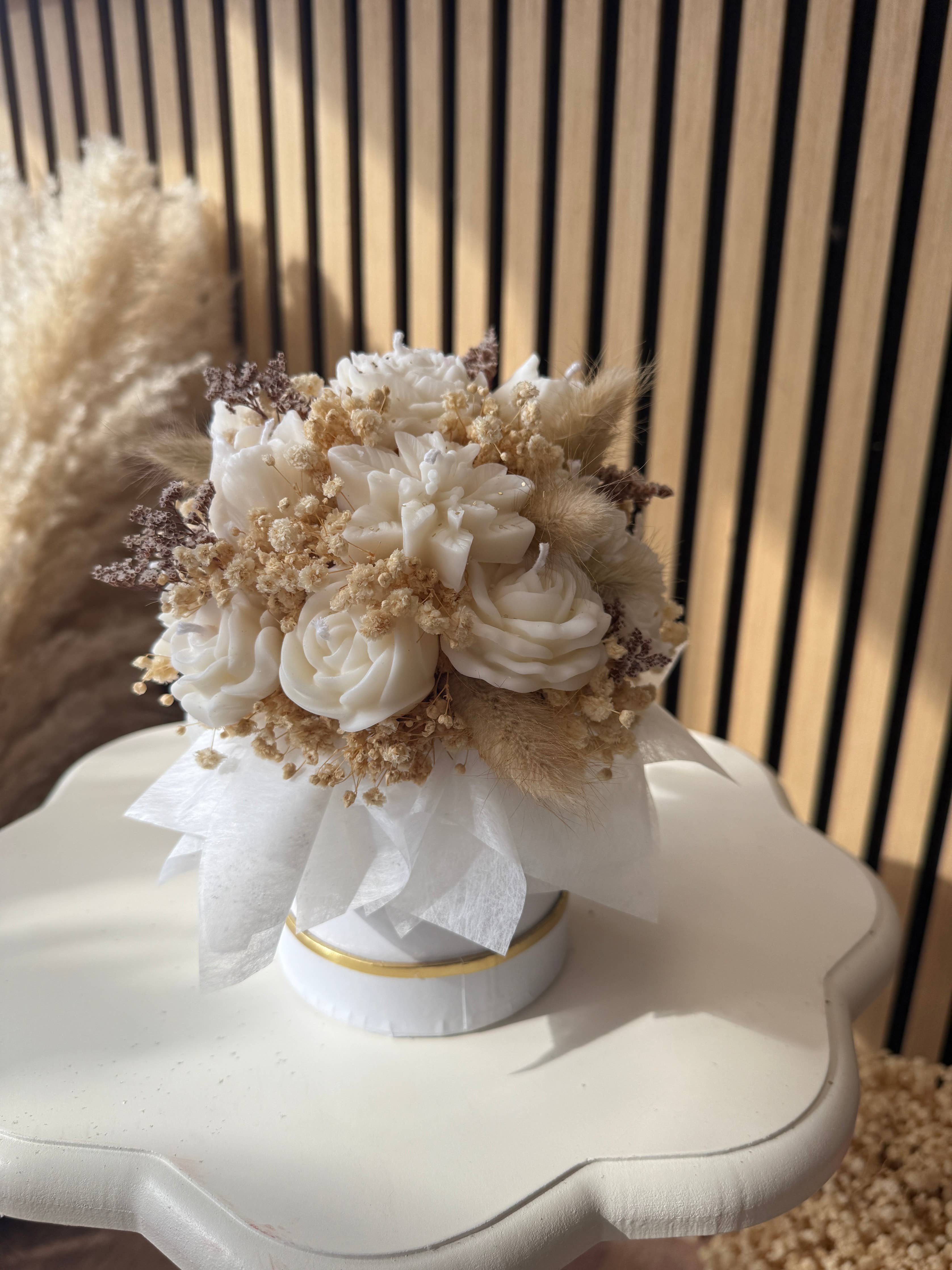 White Candle Bouquet: Fresh linen / Small